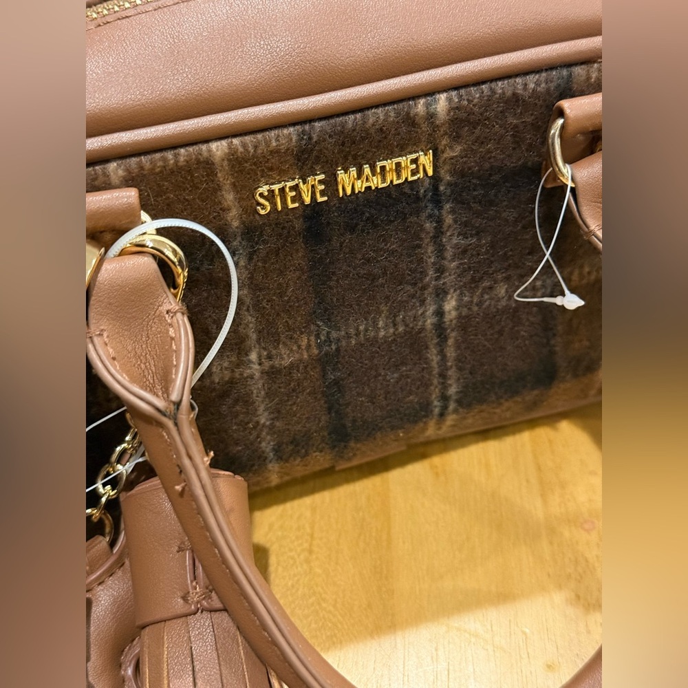 NWT Steve Madden Brown Plaid Blennix Nutshell Crossbody Bag Tassel Dog Charm - Picture 4 of 16
